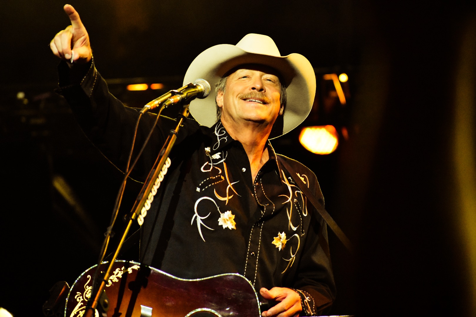 Review: Alan Jackson at St. Charles Family Arena | Review St. Louis
