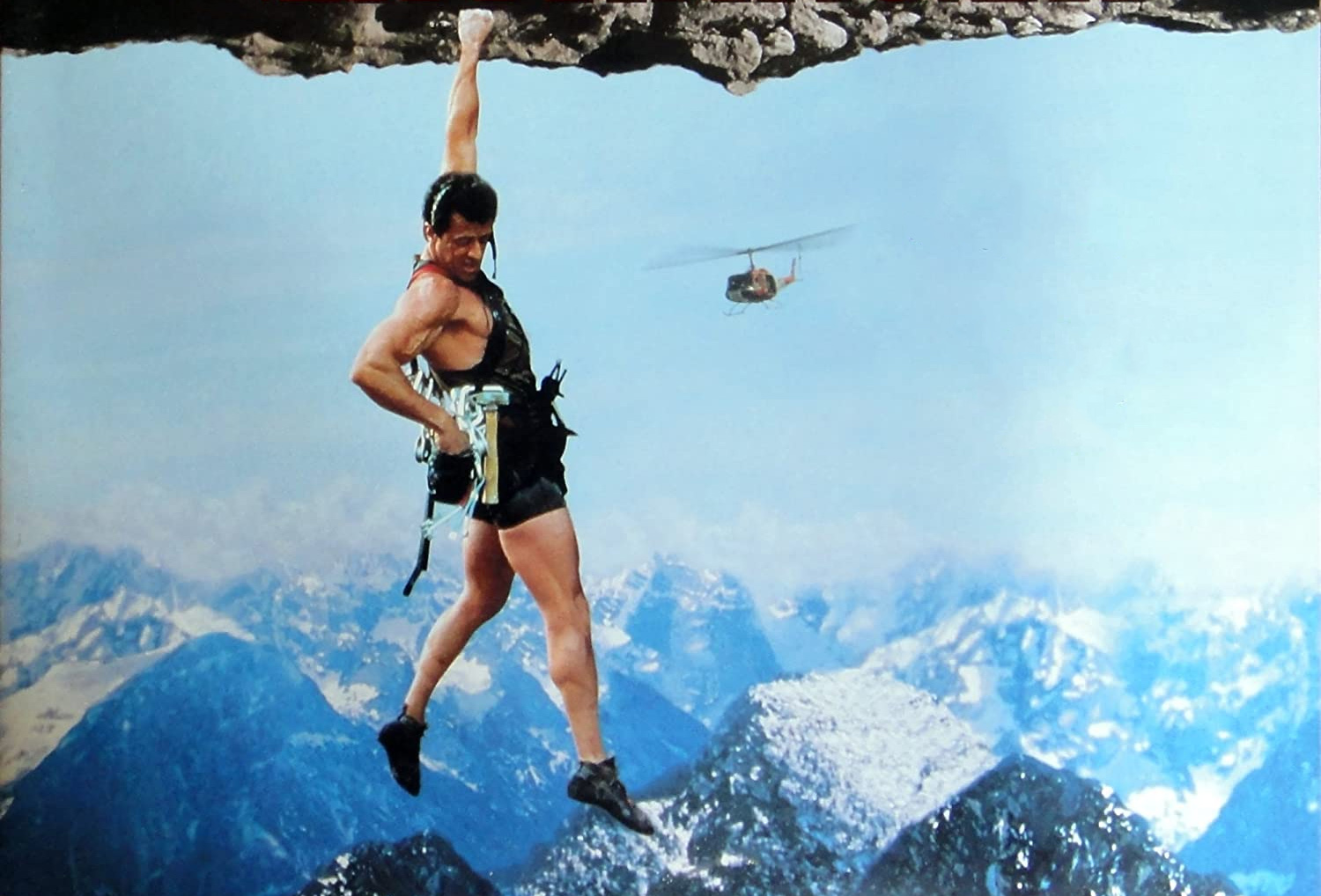 Retro Movie Review CLIFFHANGER Starring Sylvester Stallone John 